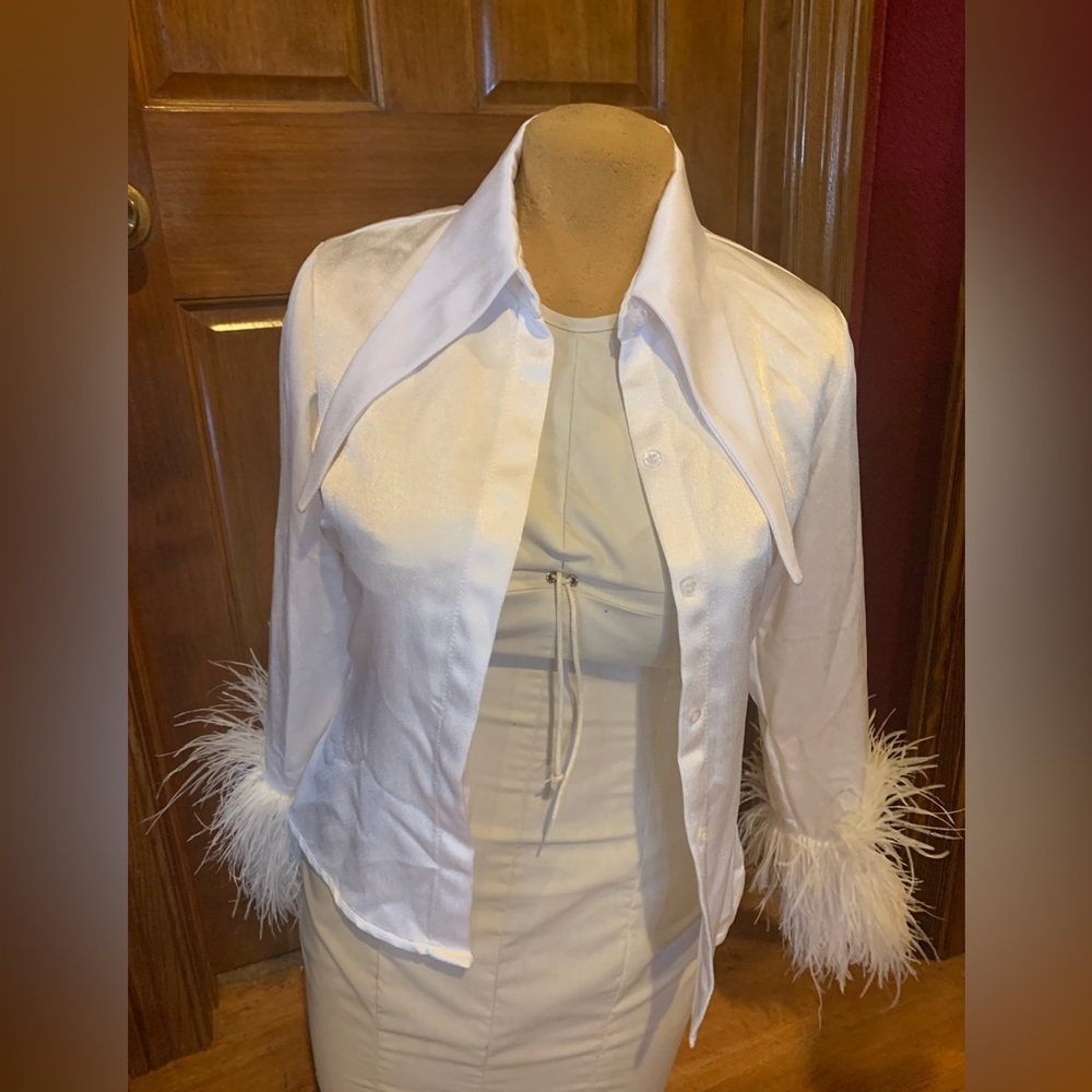 Ciao by CC white blouse with feathers on the cuffs